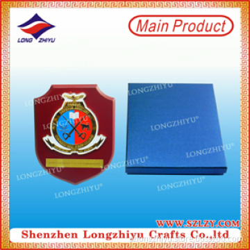 Etching Enamel Wooden Shield Souvenir Wall Plaques for Sale